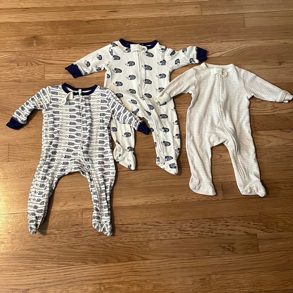 Set of three baby boy pajamas - Picture 1 of 6